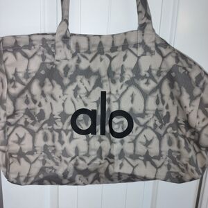 ALO Yoga Todd Bags